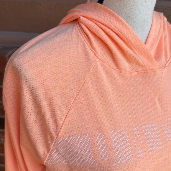 Under Armour Lightweight Long Sleeve Pullover Hoodie Shirt Peach Women's Size M - Picture 3 of 8